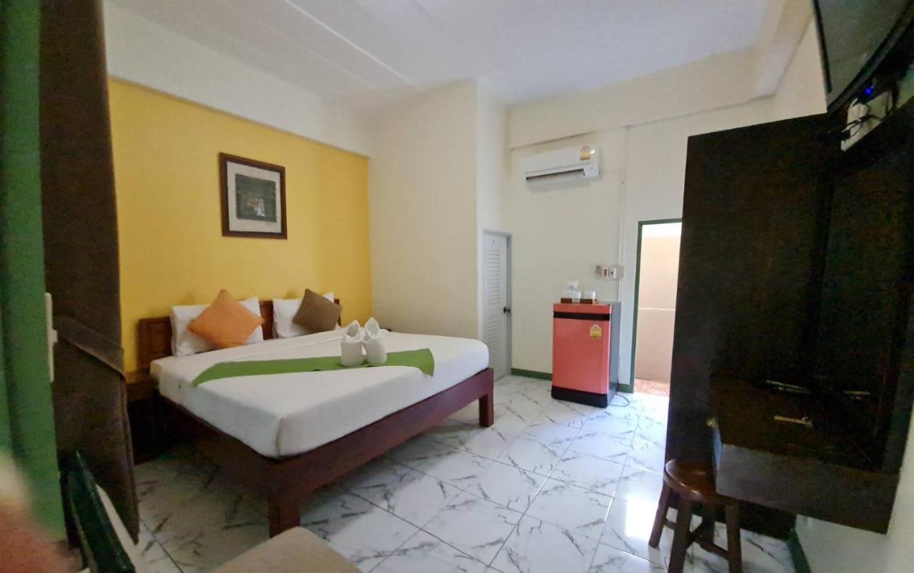 88 Backpackers Hua Hin Hotel Exterior photo