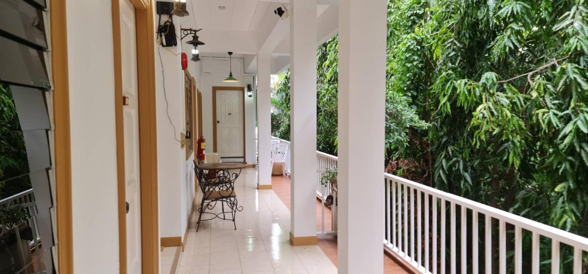 88 Backpackers Hua Hin Hotel Exterior photo