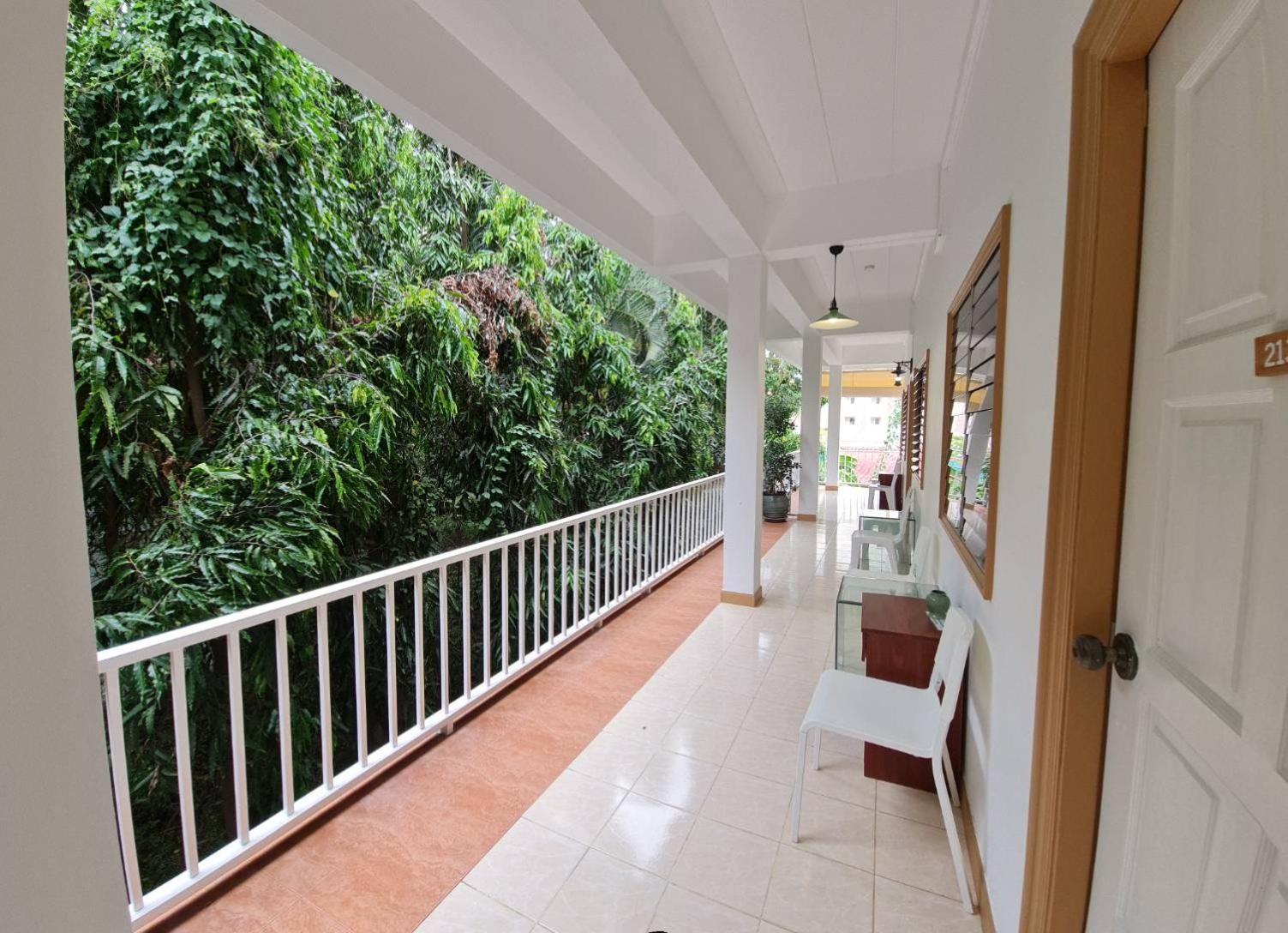 88 Backpackers Hua Hin Hotel Exterior photo