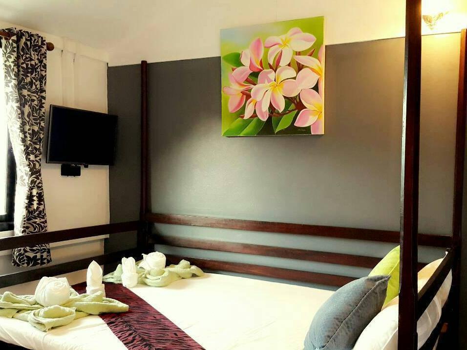 88 Backpackers Hua Hin Hotel Exterior photo