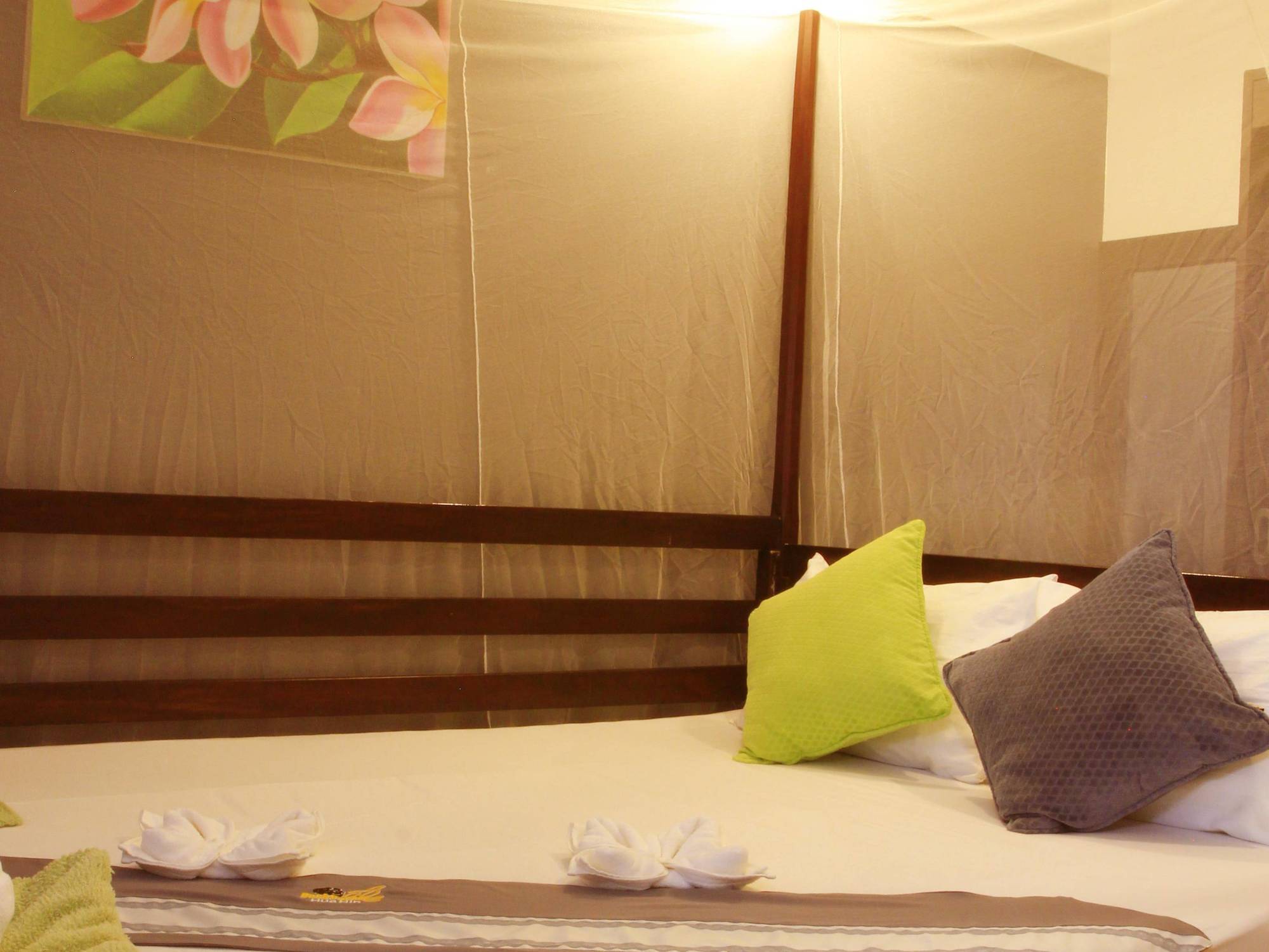 88 Backpackers Hua Hin Hotel Exterior photo